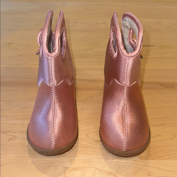 Baby Bogs Waterproof, Insulated, Washable Boots in Ballet Pink size 7 🩷✨ - Picture 1 of 8